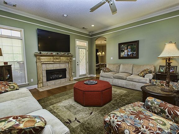 3rd image of 8430 Diamond Oak Dr