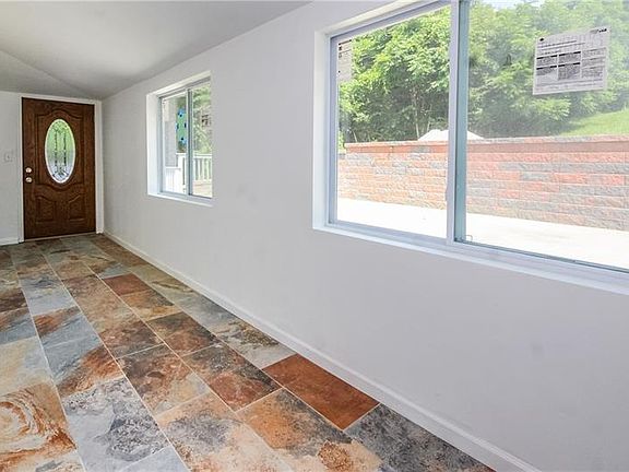 2nd image of 1815 Main St