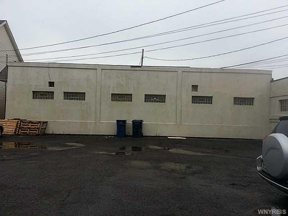 3rd image of 867 Jefferson Ave