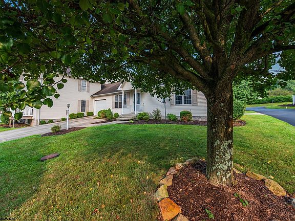 3rd image of 15 Five Forks Dr