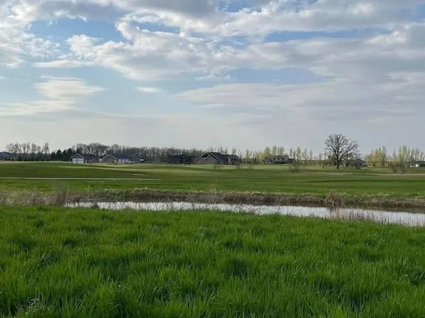 Xx Country Club Ests, Devils Lake, ND 58301
