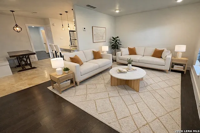 2811 Woodbury St #301 — Photo 6