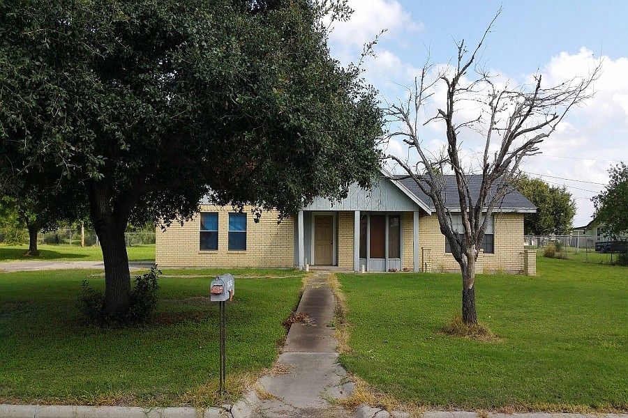 1st image of 104 Dolores St