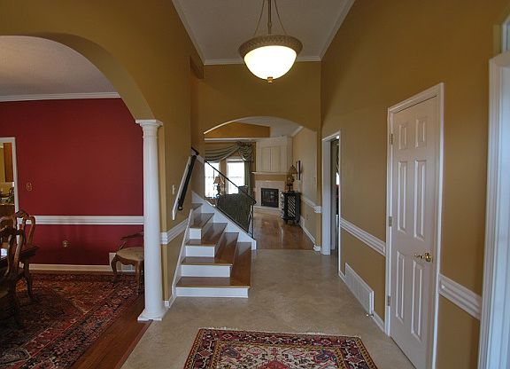 3rd image of 8093 Meadow Glen Dr