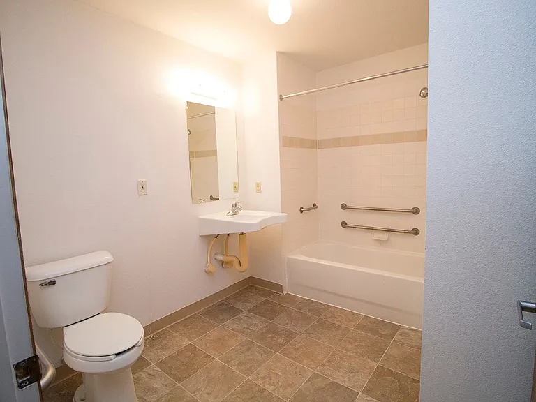Meadows of Auburn Hills Senior Community — Photo 11