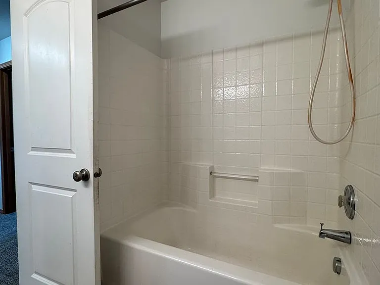 2210 N Clearview Dr — Photo 31