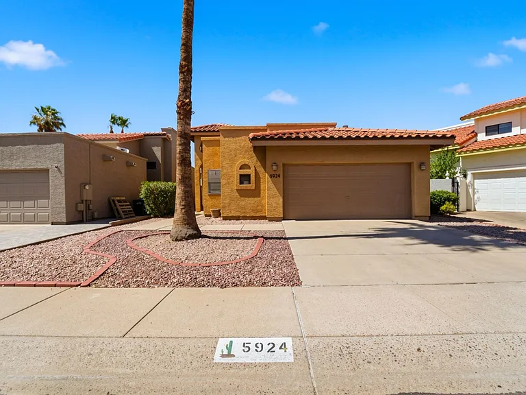 5924 E Aire Libre Ln — Photo 2