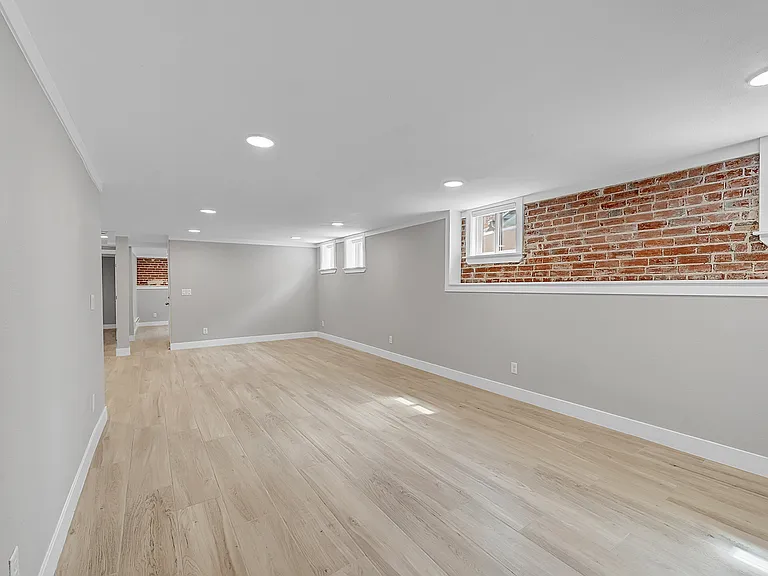 1584 Meade St — Photo 7