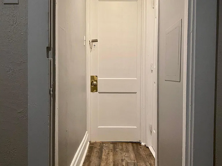 2895 W Liberty Ave #1 — Photo 3