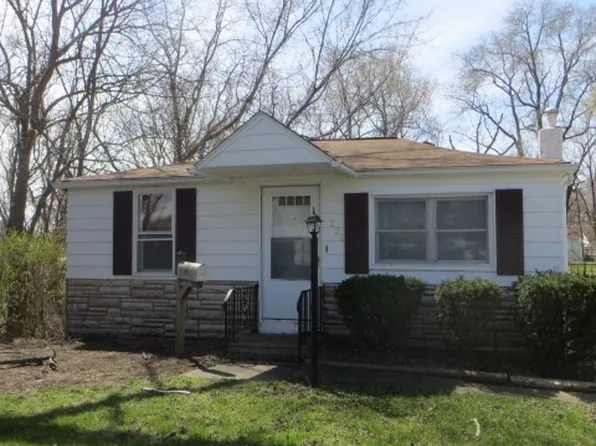 222 34th Ave, East Moline, IL 61244