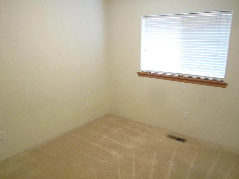 820 Isherwood Dr — Photo 9