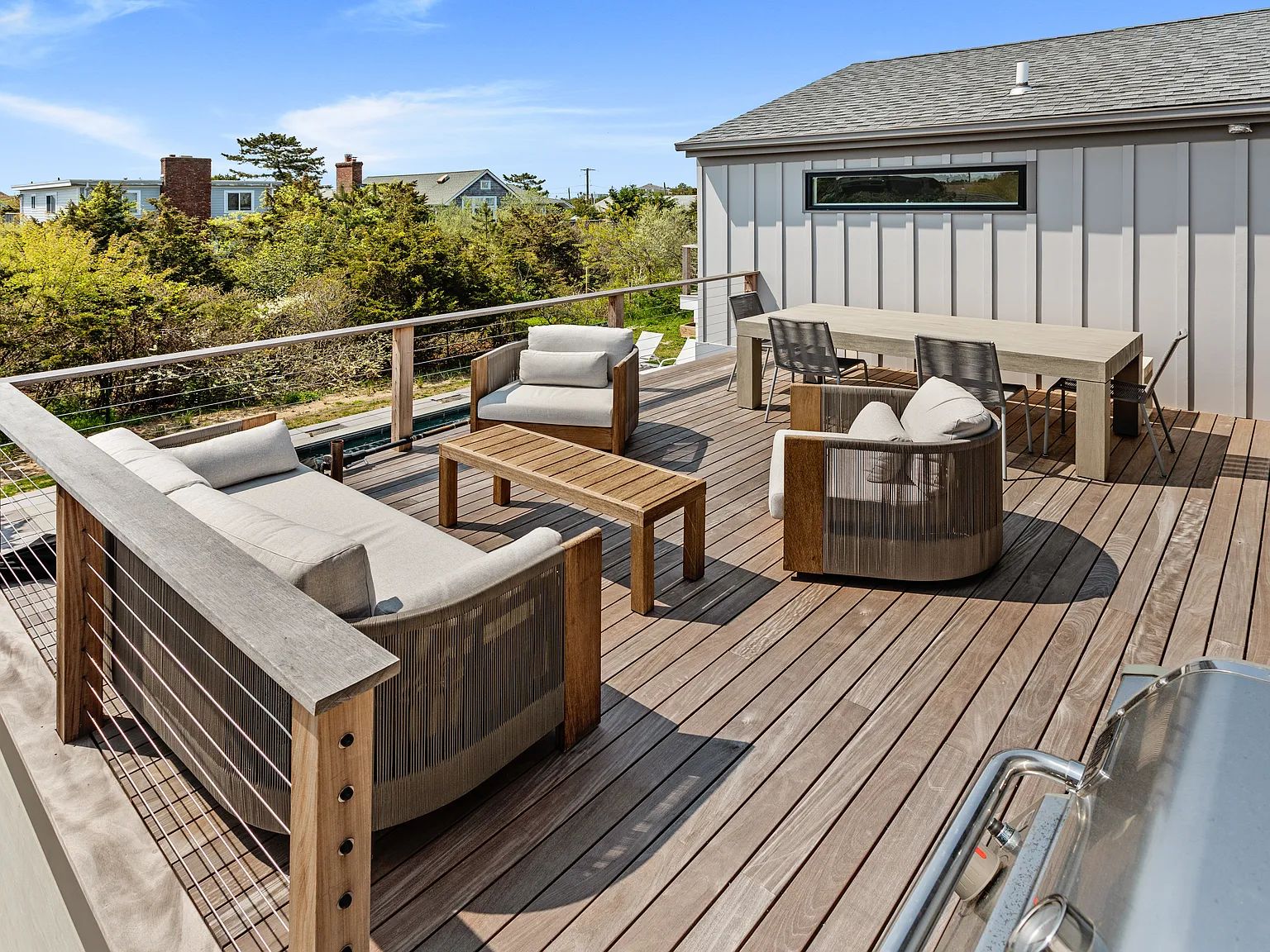 35K Aug 18-LD - Walk to the ocean Newly Renovated house with Pool — Photo 4