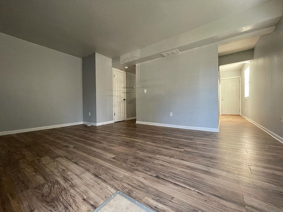 Family Room // Entryway