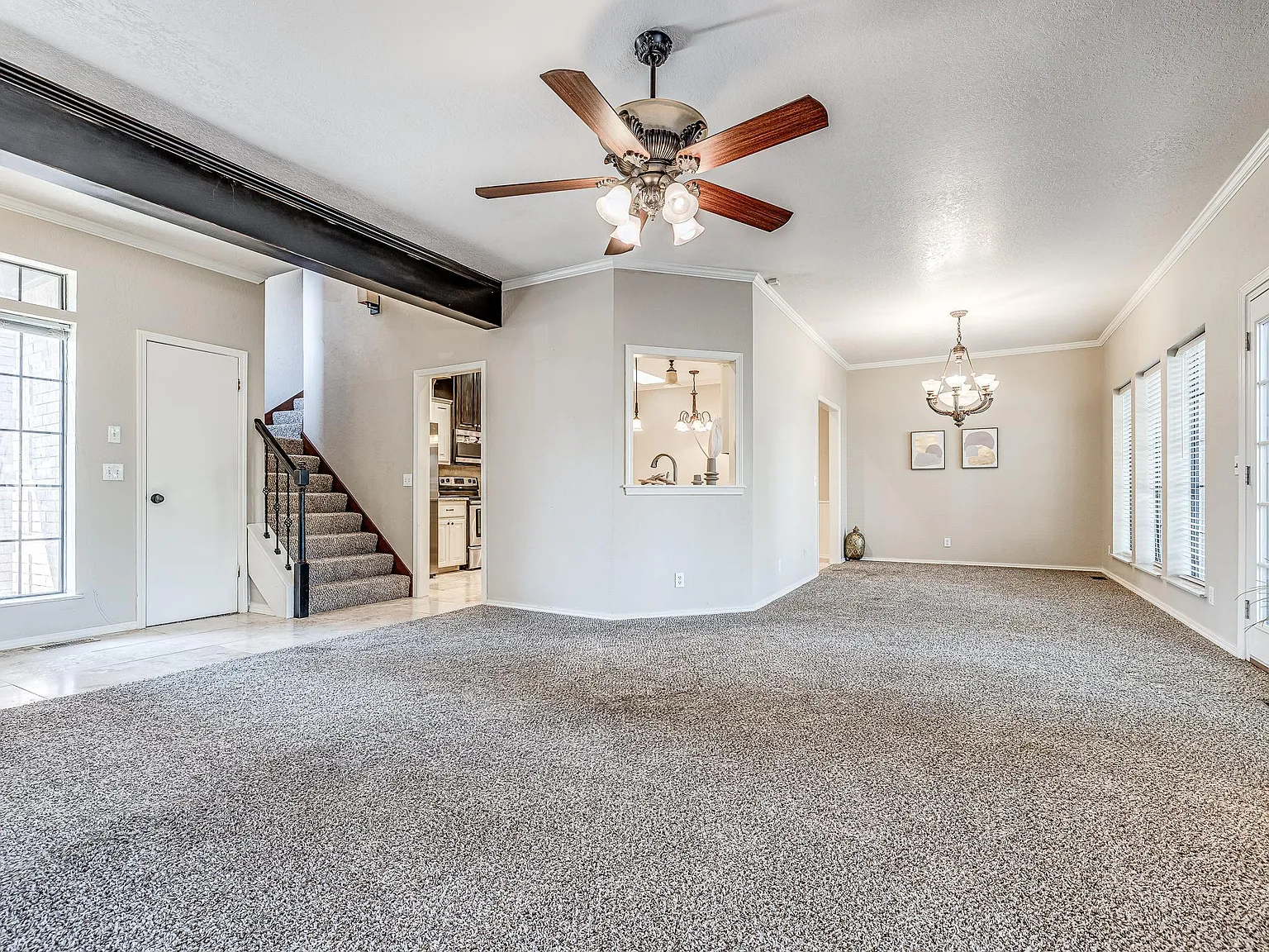 4 bed, 2.5 bath, 2081 sqft, $1,995 — Photo 4