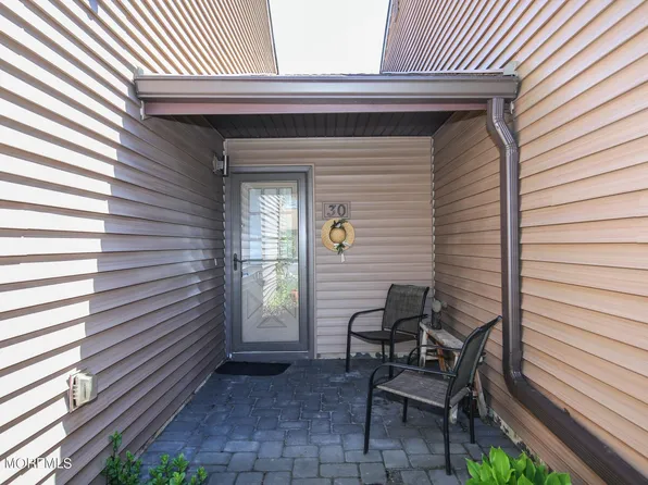 30 Augusta Court, Red Bank, NJ 07701