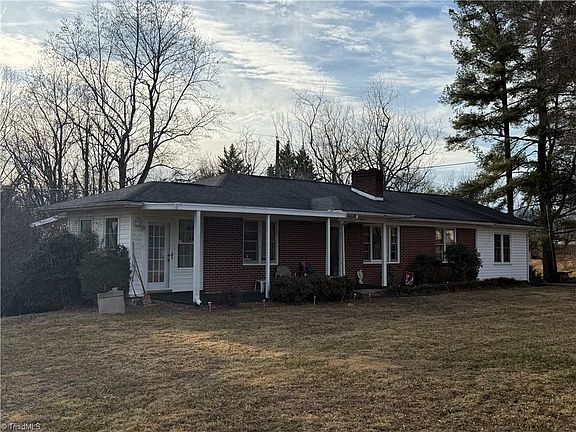 3rd image of 2282 Old Pipers Gap Rd