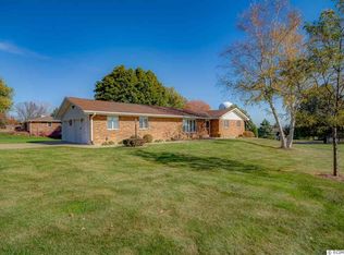 15144 Lore Oaks Ct, Dubuque, IA 52002