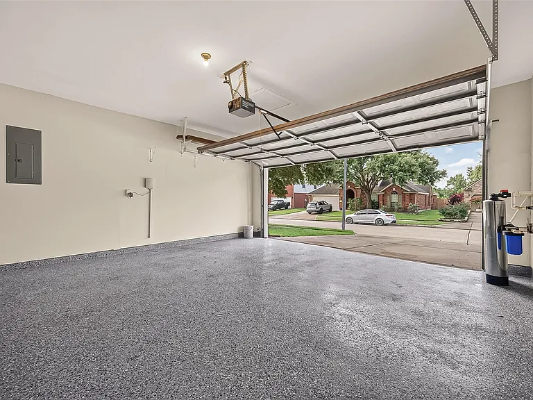 11218 Timbertree Ln — Photo 45