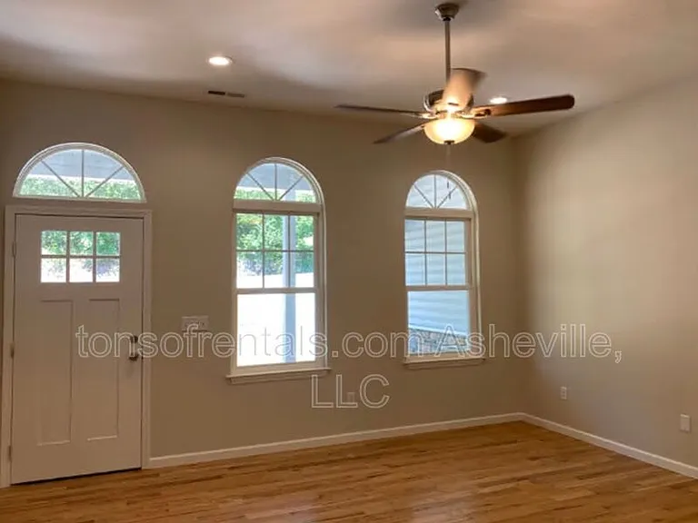31 John Halford Ct — Photo 2