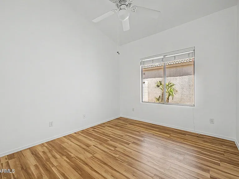 635 W Colt Rd — Photo 16