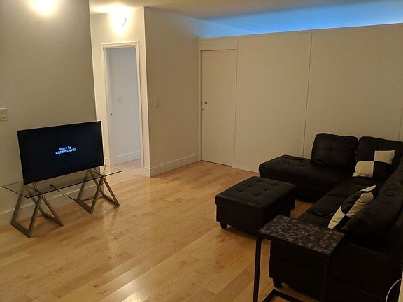 4th image of 424 W 53rd St #206