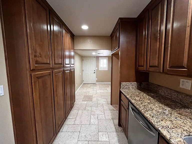 1270 W Brighton Ave — Photo 6