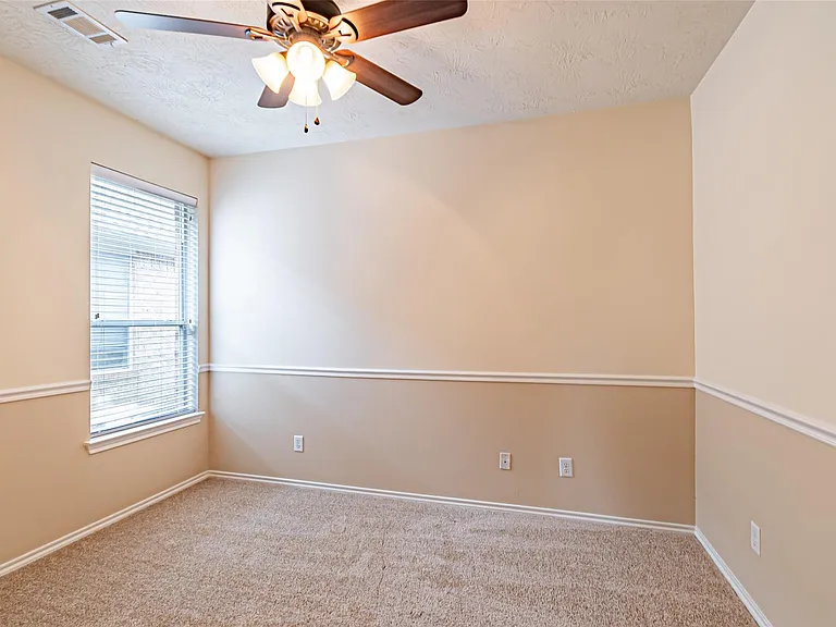 17911 Serene Shore Dr — Photo 36