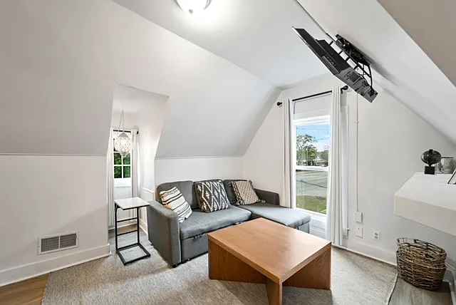 4003 Devine St #3 — Photo 10