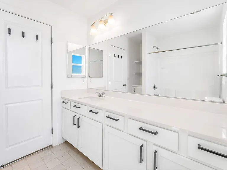 1002 Solemn Cactus Ave — Photo 17
