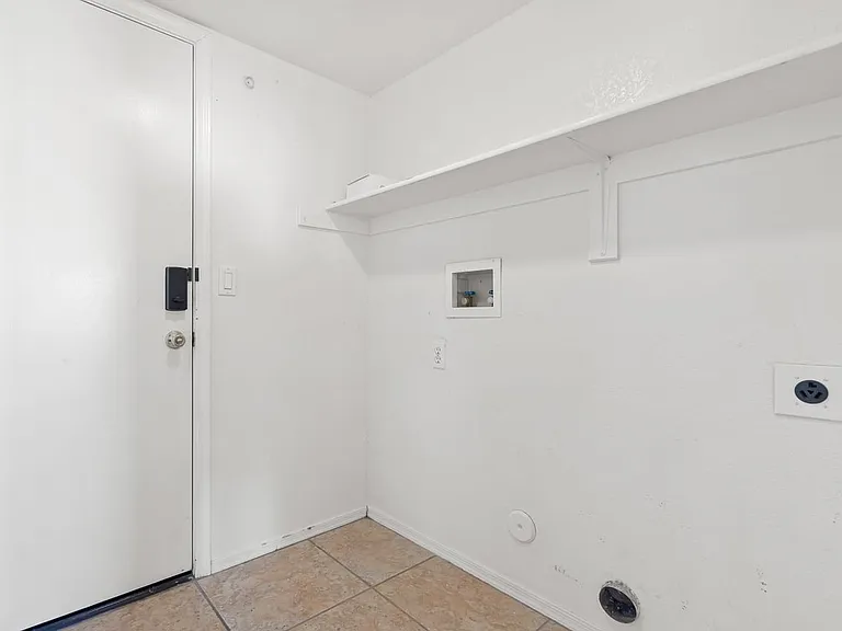 8238 S Placita Del Parque — Photo 16