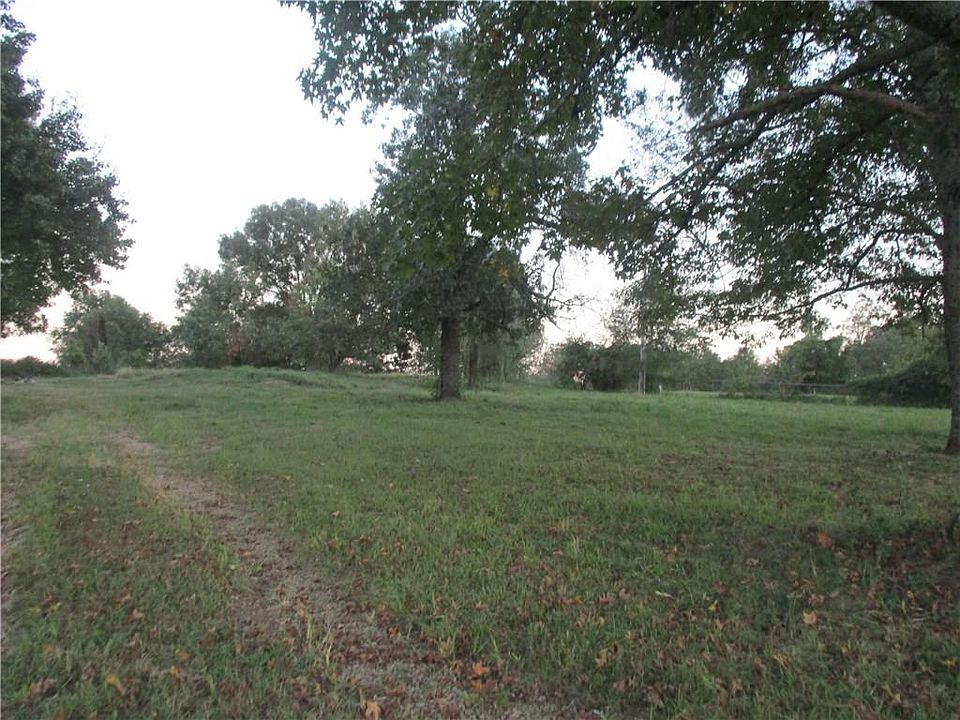 1st image of 1026 Old Graphic St