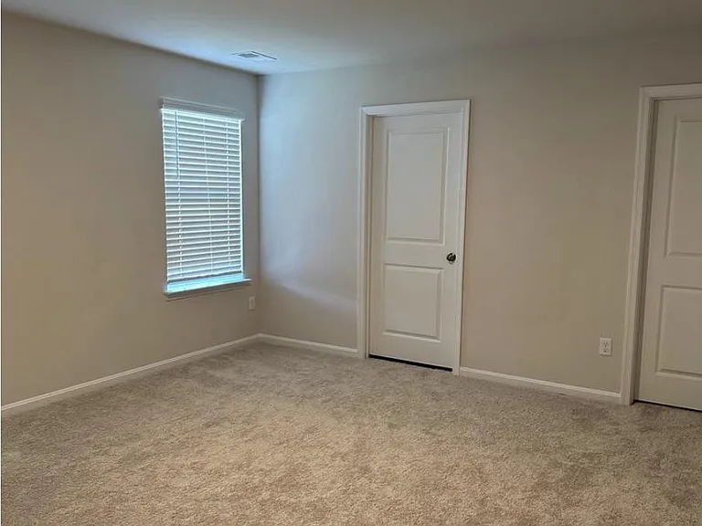 219 Centergate Dr — Photo 8