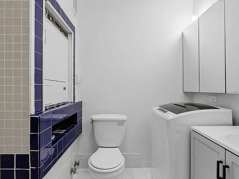 318 W 14th St #4 — Photo 13