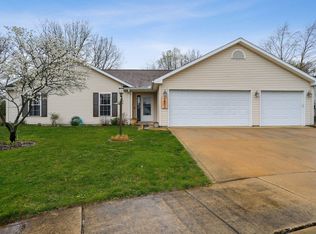 1802 E Fairfield Cir, Urbana, IL