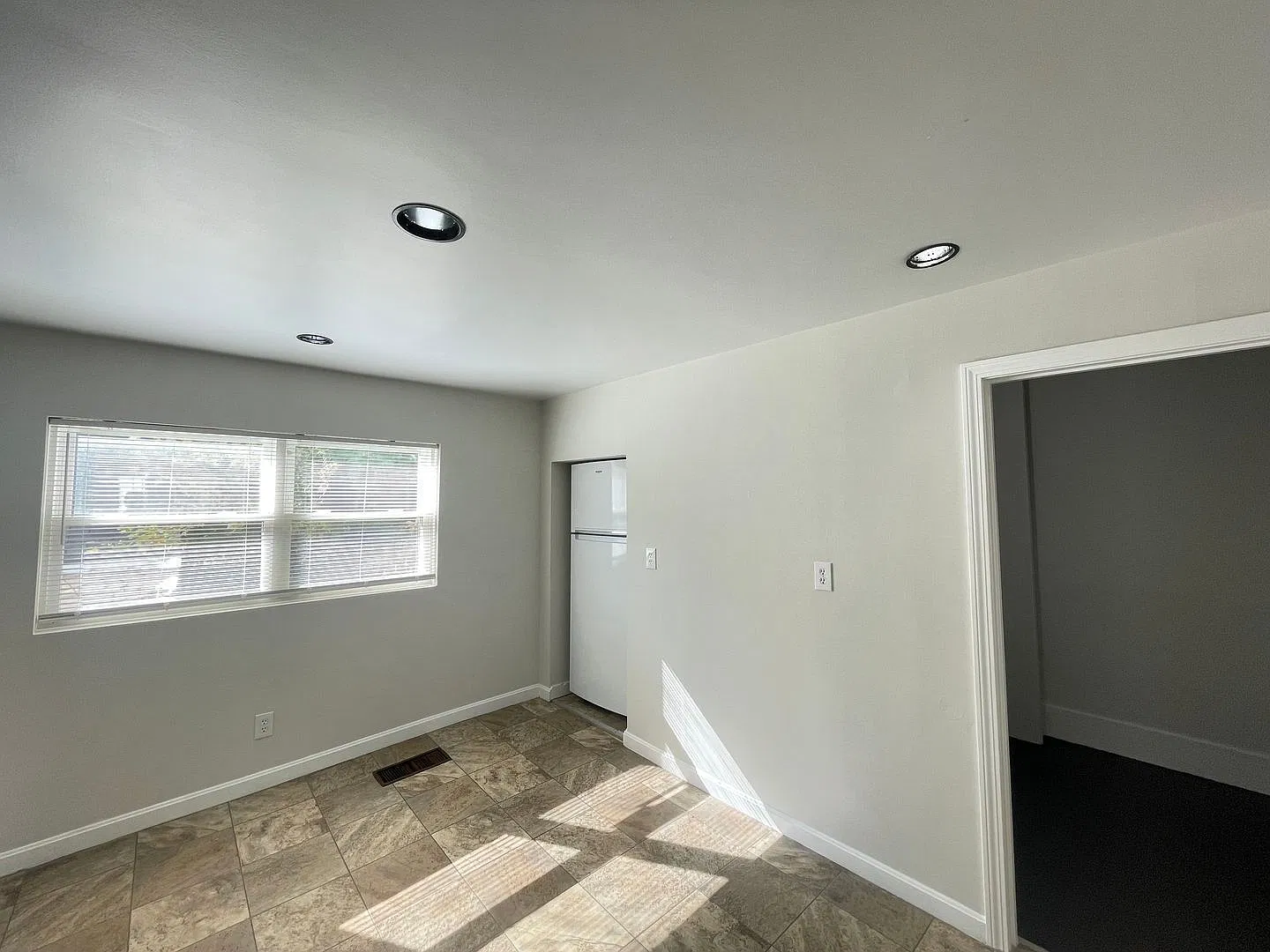 3 bed, 1.5 bath, 846 sqft, $2,395 — Photo 3