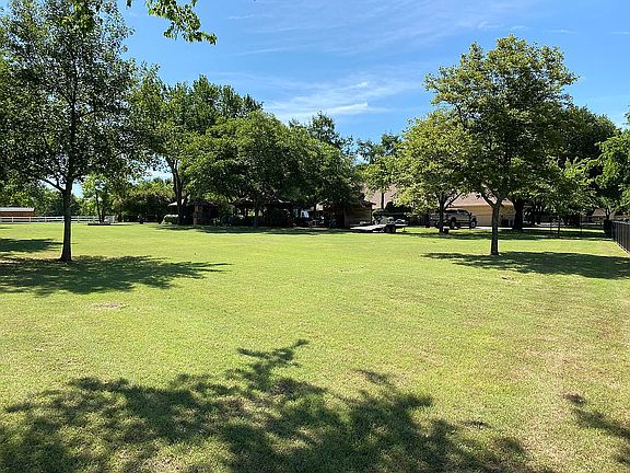 5th image of 4510 Meadow Hl