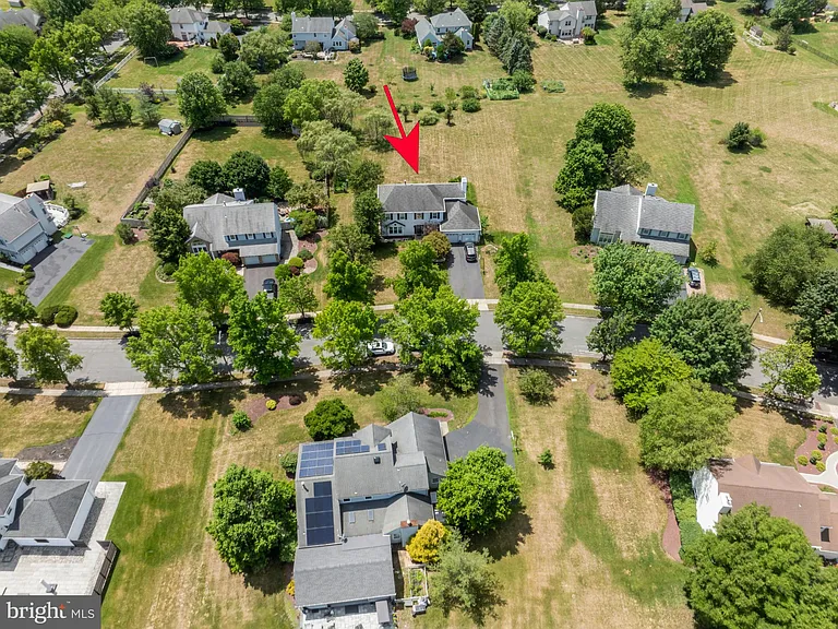 5 Robert Dr — Photo 3