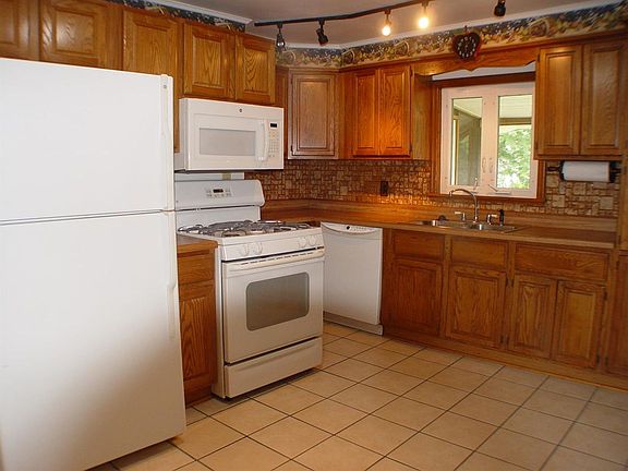 3rd image of 4828 Fairview Ave