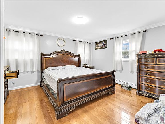 2nd image of 921 N Fletcher Avenue