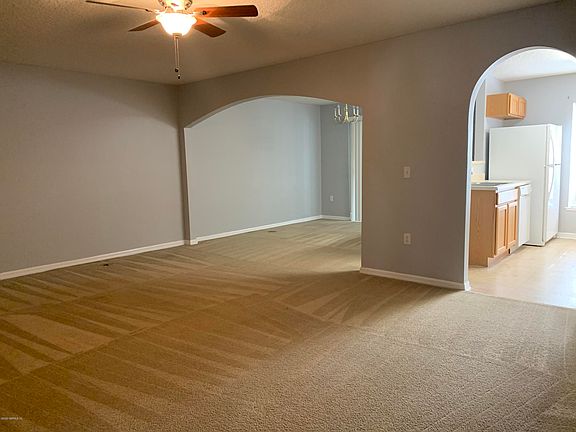 3rd image of 11830 Lake Bend Cir