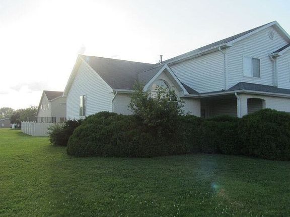 3rd image of 694 Cassandra Ln