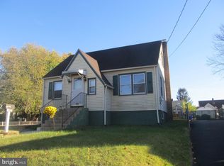 102 6th Ave, Mount Ephraim, NJ 08059