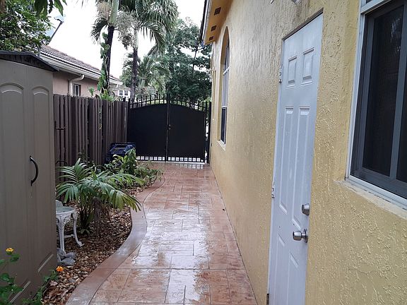 4th image of 1026 NW 136th Ct