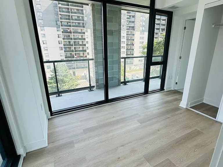 86 Dundas St E #409 — Photo 17