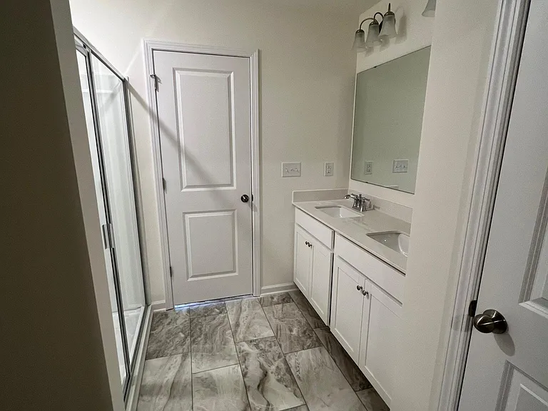 2809 Trinity St — Photo 10