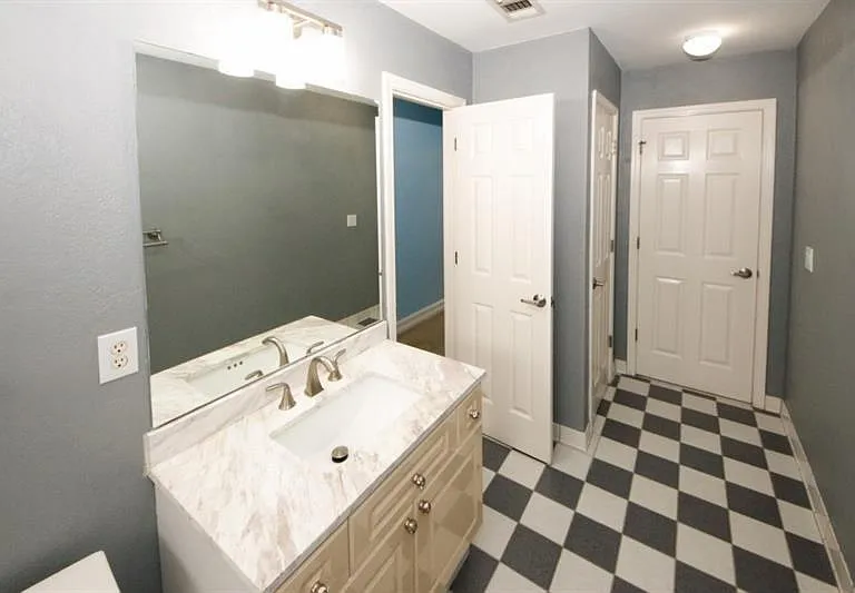 1354 Brookhaven Village Cir NE — Photo 52