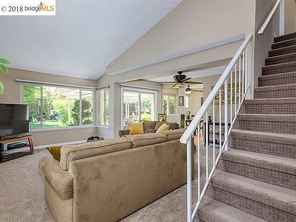 5th image of 2852 Cashew St