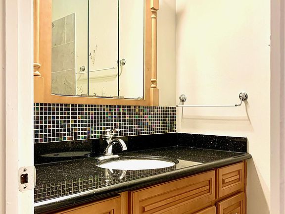 3rd image of 1535 Nashville Ave #1