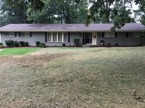 1024 Honeysuckle Rd, Magnolia, AR 71753