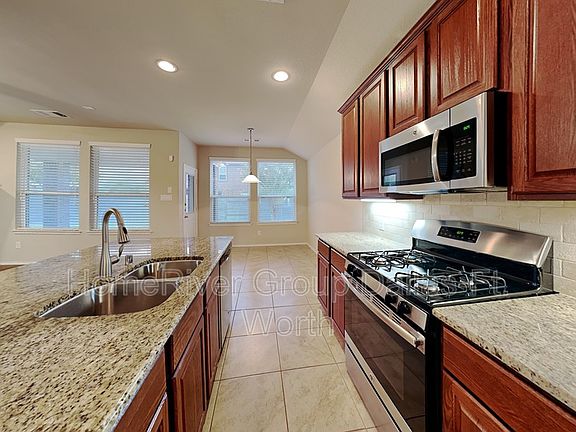 4th image of 1812 6th St